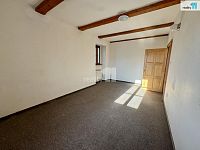 Pronájem obchodních prostor - 28