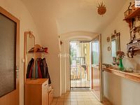 Velký obytný dům v centru Žebráku - 10