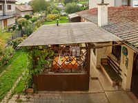 Velký obytný dům v centru Žebráku - 13