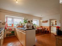 Velký obytný dům v centru Žebráku - 21