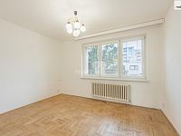 Rodinný řadový dům se zahradou u Milíčovského lesa, Praha 4 – Háje - 13