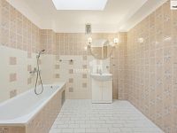 Rodinný řadový dům se zahradou u Milíčovského lesa, Praha 4 – Háje - 17