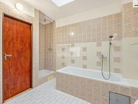 Rodinný řadový dům se zahradou u Milíčovského lesa, Praha 4 – Háje - 18