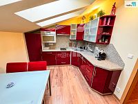 Prodej apartmán 2+1, 61 m2, Slapy - kuchyně