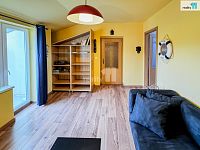 Prodej apartmán 2+1, 61 m2, Slapy - obývací pokoj
