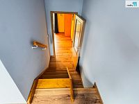 Prodej apartmán 2+1, 61 m2, Slapy - vstup do ložnice