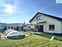 Pronájem domu 4+kk, 170 m2, po rekonstrukci, terasa, krásná zahrada, Buš 