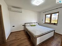 Pronájem domu 4+kk, 170 m2, po rekonstrukci, terasa, krásná zahrada, Buš  - 13