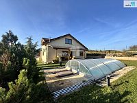 Pronájem domu 4+kk, 170 m2, po rekonstrukci, terasa, krásná zahrada, Buš  - 2