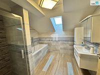 Pronájem domu 4+kk, 170 m2, po rekonstrukci, terasa, krásná zahrada, Buš  - 20