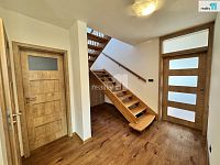 Pronájem domu 4+kk, 170 m2, po rekonstrukci, terasa, krásná zahrada, Buš  - 4