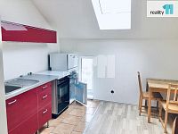  Byt 1+1 s parkovacím stáním, v Praze 12 (4) Točná