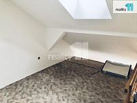  Byt 1+1 s parkovacím stáním, v Praze 12 (4) Točná - 12