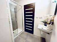 RD 3+kk s terasou a zahradou v Praze 6 - Dejvice - 19