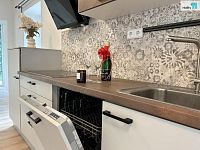 RD 3+kk s terasou a zahradou v Praze 6 - Dejvice - 8