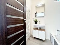 RD 3+kk s terasou a zahradou v Praze 6 - Dejvice - 9