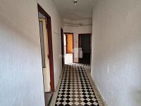 Rodinný dům se zahradou a garáží - 10