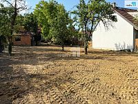 Rodinný dům se zahradou a garáží - 19