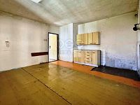 Rodinný dům se zahradou a garáží - 6