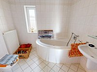 Prodej rodinného domu 259m2, s pozemkem 476m2, Srázná, Jihlava - 16