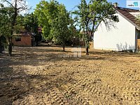 Rodinný dům s menší zahradkou a garáží - 16