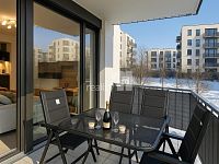 Byt  3+kk s dvěma balkóny, jedním parkovacím stáním v garáži a sklepem v Praze 9, Vysočany - 4