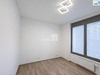 Byt  3+kk s dvěma balkóny, jedním parkovacím stáním v garáži a sklepem v Praze 9, Vysočany - pracovna nebo dětský pokoj