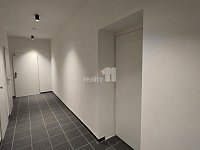 Pronájem zařízeného ateliéru 2+kk, 40 m2, s možností parkování Praha 7 - 11