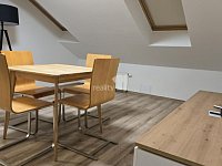 Pronájem zařízeného ateliéru 2+kk, 40 m2, s možností parkování Praha 7 - 3