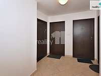 Moderní byt 1+kk s balkonem 35 m2, Ul. Modenská , Praha 10, Horní Měcholupy - 9