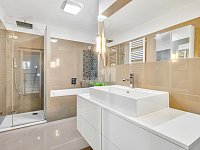 Rodinný dům 5+kk se zahradou, terasami a výhledy – Praha 4, Libuš, ulice K Hájovně - 19