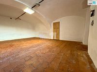 Pronájem obchodních prostor - 19