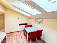 Prodej apartmán 2+1, 61 m2, Slapy - kuchyně