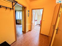 Prodej apartmán 2+1, 61 m2, Slapy - předsíň