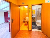 Prodej apartmán 2+1, 61 m2, Slapy - WC  a koupelna