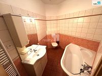 Pronájem bytu 1+kk, 43 m2, cihla, nezařízený, Praha 9 - Vysočany - 8