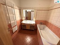 Pronájem bytu 3+1/T, 100 m2, cihla, nezařízený, Praha 9 - Vysočany - 15