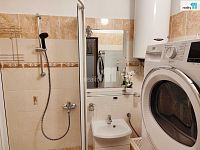 Prostorné 2+kk (52 m²) na Radlické: Město za dveřmi, absolutní klid v ložnici - 20