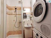 Prostorné 2+kk (52 m²) na Radlické: Město za dveřmi, absolutní klid v ložnici - 21