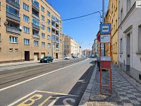 Prostorné 2+kk (52 m²) na Radlické: Město za dveřmi, absolutní klid v ložnici - 27