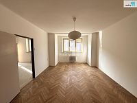 Byt 2+1/B, 75 m2, cihla, nezařízený, Praha 10 - Vršovice - 9