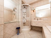 Pronájem slunného bytu 2+kk (78 m²) se dvěma balkony a nádherným výhledem na Prahu - 12