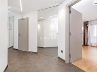 Pronájem slunného bytu 2+kk (78 m²) se dvěma balkony a nádherným výhledem na Prahu - 13