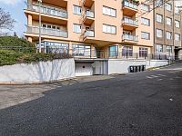 Pronájem slunného bytu 2+kk (78 m²) se dvěma balkony a nádherným výhledem na Prahu - 20