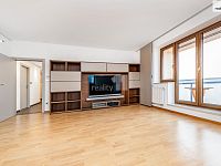 Pronájem slunného bytu 2+kk (78 m²) se dvěma balkony a nádherným výhledem na Prahu - 4