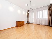Pronájem slunného bytu 2+kk (78 m²) se dvěma balkony a nádherným výhledem na Prahu - 9