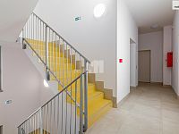 Pronájem bytu 2+kk, 56 m2, Praha 8 - 6