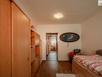 Velký obytný dům v centru Žebráku - 20