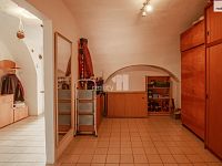 Velký obytný dům v centru Žebráku - 8