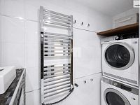   Designový byt 3+kk po kompletní rekonstrukci, 73,6 m2 v Průhonicích, kompletně zařízený - pračka, sušička, nerez vyhřívaný žebřík